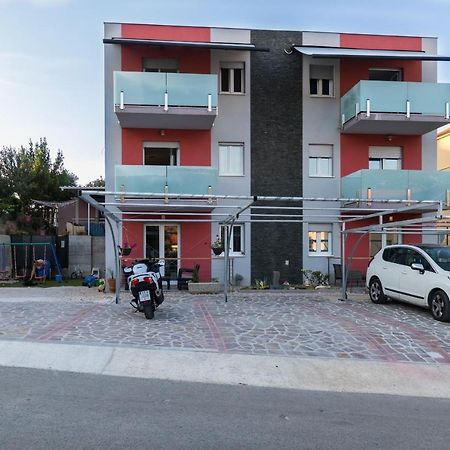 Apartments And Rooms With Parking Space Grebastica, Sibenik - 17831 エクステリア 写真