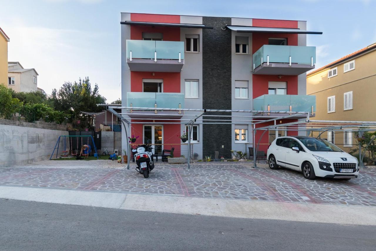 Apartments And Rooms With Parking Space Grebastica, Sibenik - 17831 エクステリア 写真