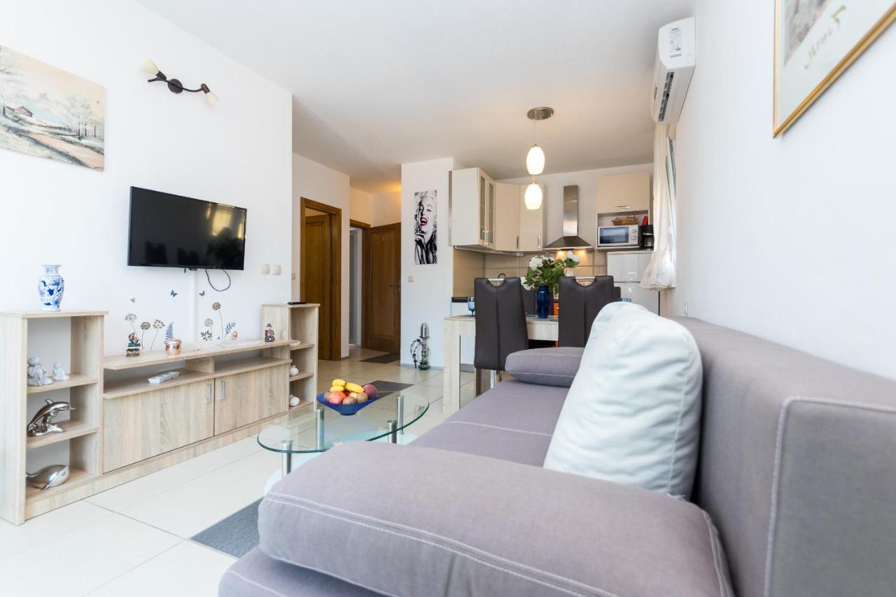 Apartments And Rooms With Parking Space Grebastica, Sibenik - 17831 エクステリア 写真
