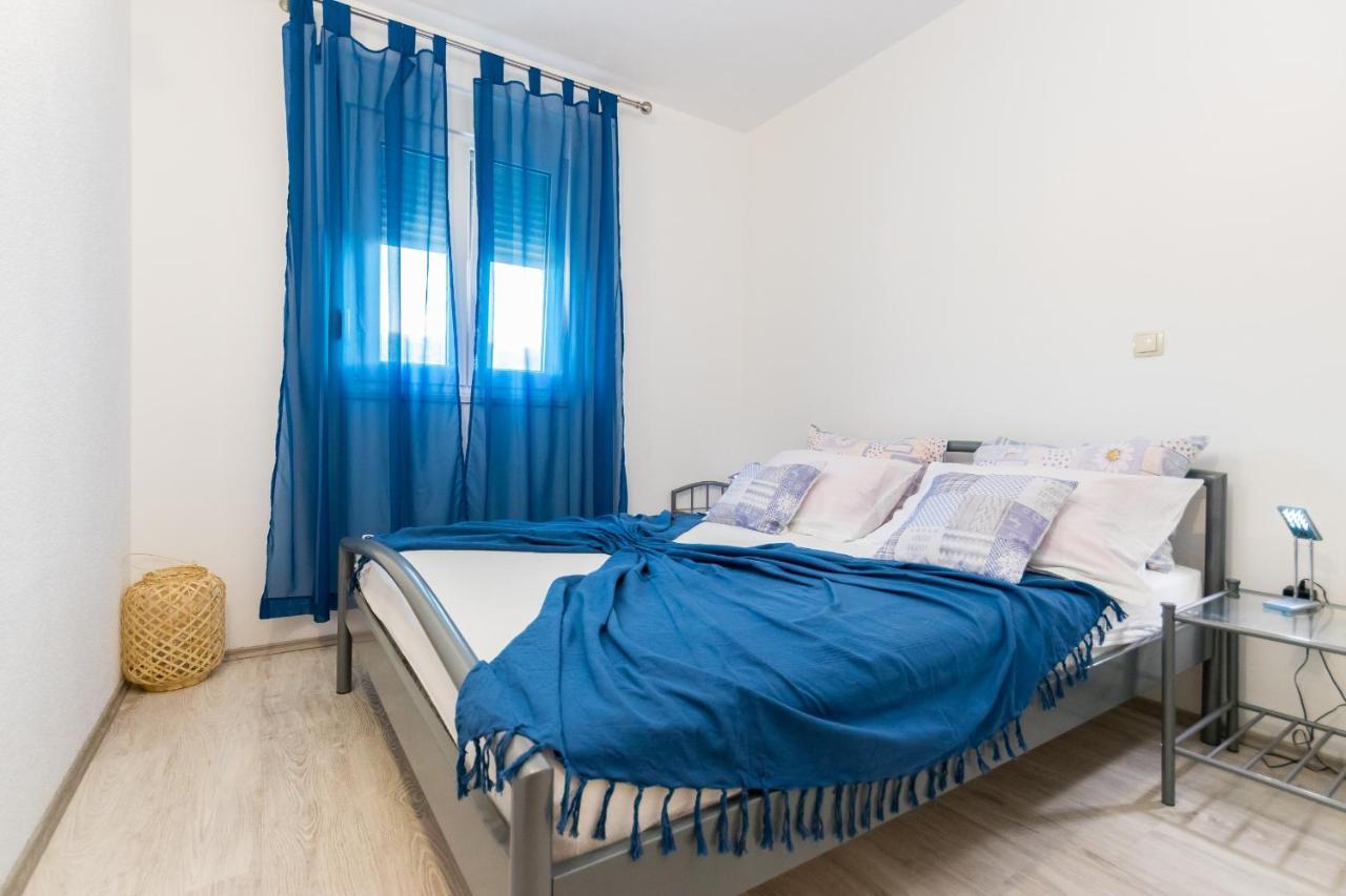 Apartments And Rooms With Parking Space Grebastica, Sibenik - 17831 エクステリア 写真
