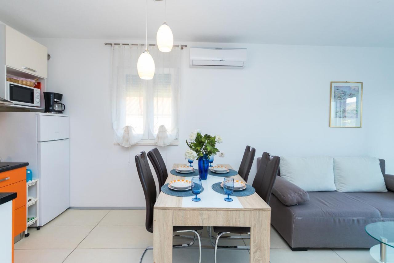 Apartments And Rooms With Parking Space Grebastica, Sibenik - 17831 エクステリア 写真