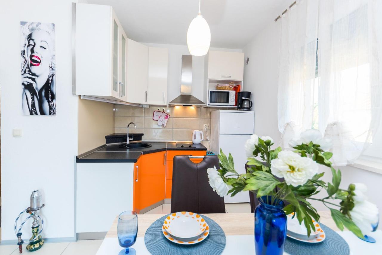 Apartments And Rooms With Parking Space Grebastica, Sibenik - 17831 エクステリア 写真