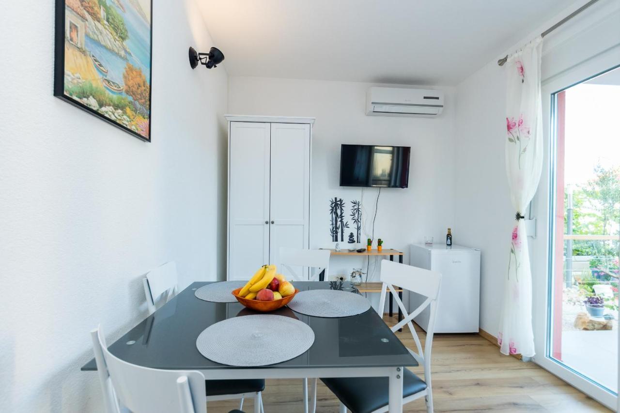 Apartments And Rooms With Parking Space Grebastica, Sibenik - 17831 エクステリア 写真