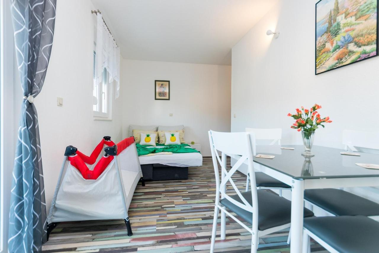 Apartments And Rooms With Parking Space Grebastica, Sibenik - 17831 エクステリア 写真